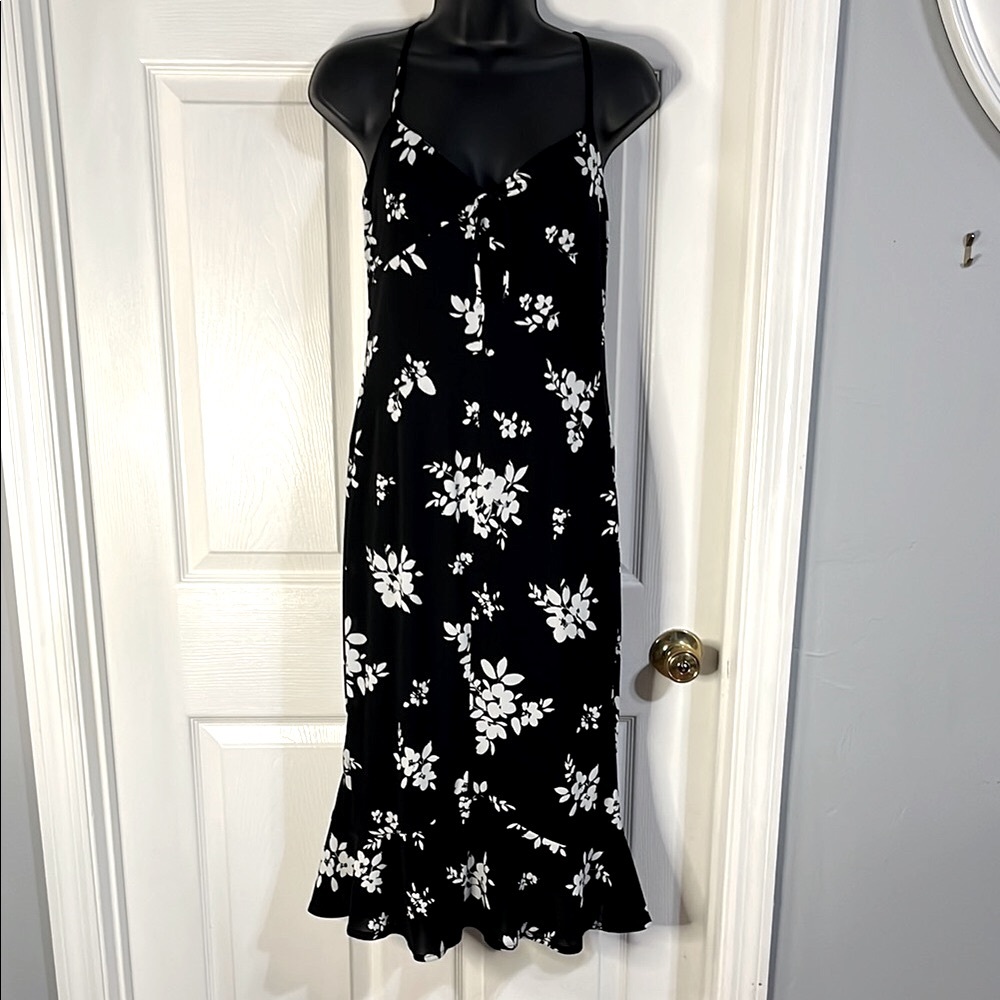 David Meister black & white summer sleeveless dress, size 10.